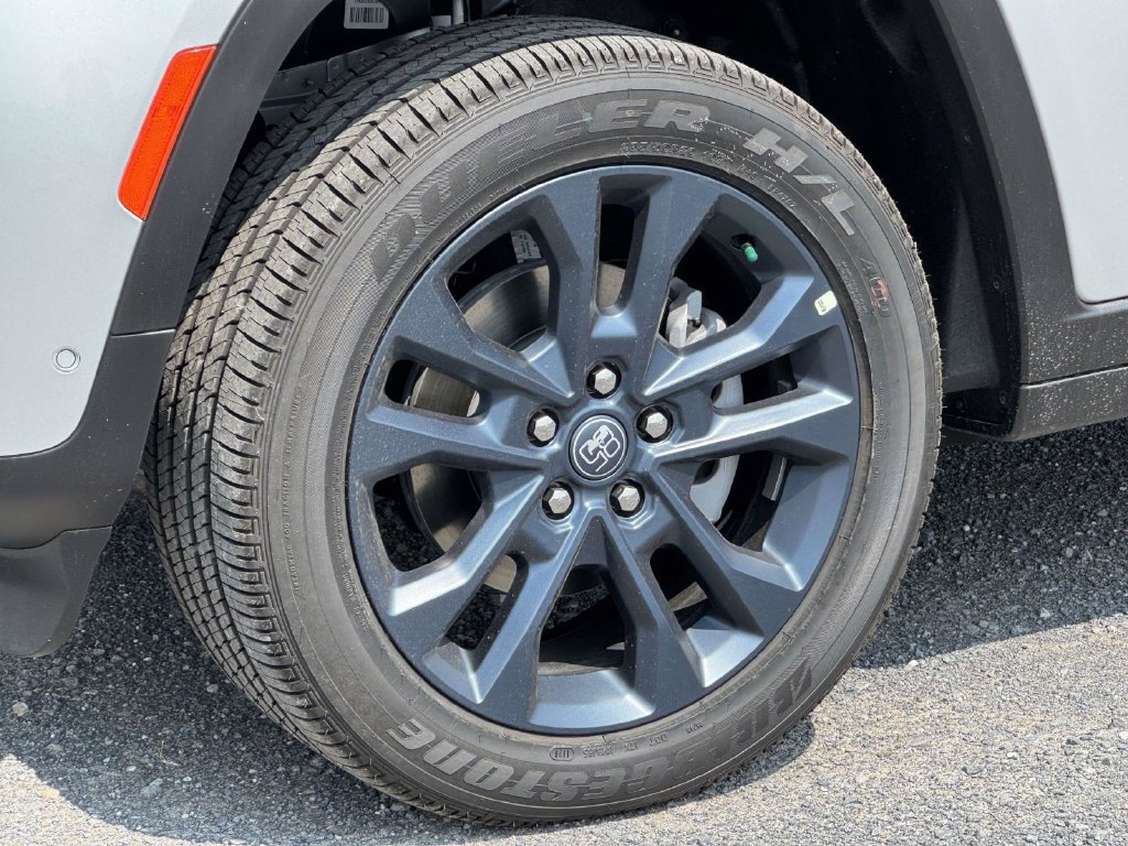 New 2026 Jeep Grand Cherokee Limited AWD/4WD image 12