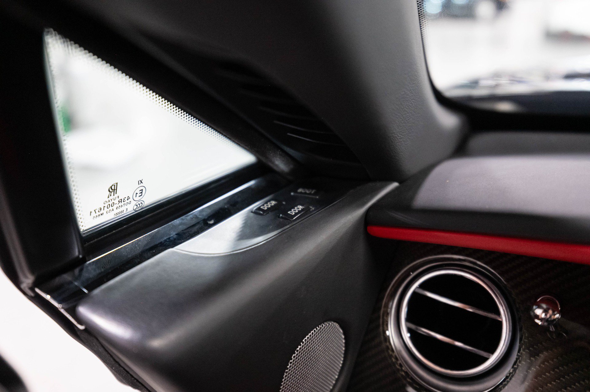 Used 2016 Rolls-Royce Wraith RWD image 13