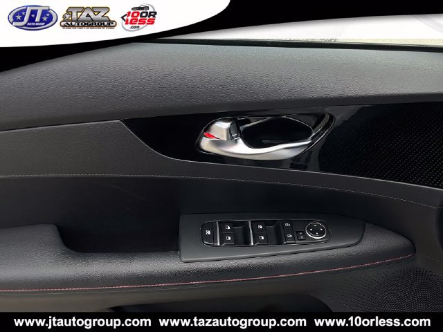 Used 2022 Kia Forte GT FWD image 11