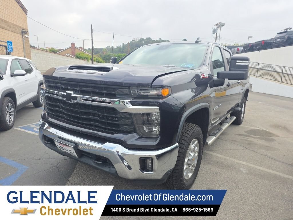 Used 2024 Chevrolet Silverado 2500 LT AWD/4WD image 1