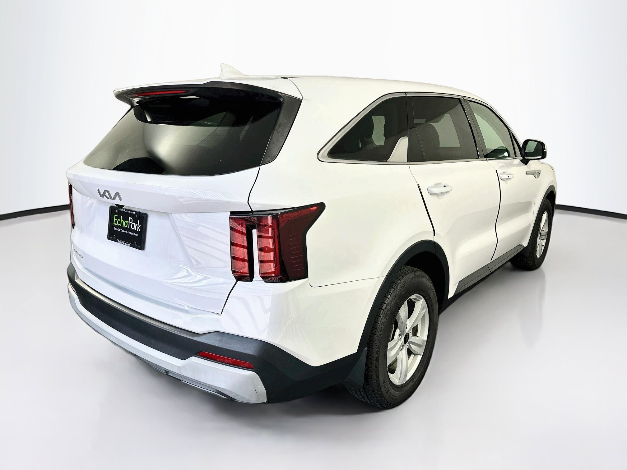 Used 2025 Kia Sorento LX FWD image 9