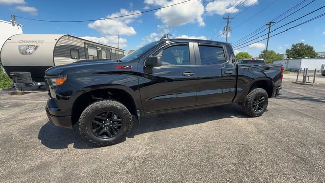 Used 2024 Chevrolet Silverado 1500 Custom Trail Boss AWD/4WD image 4