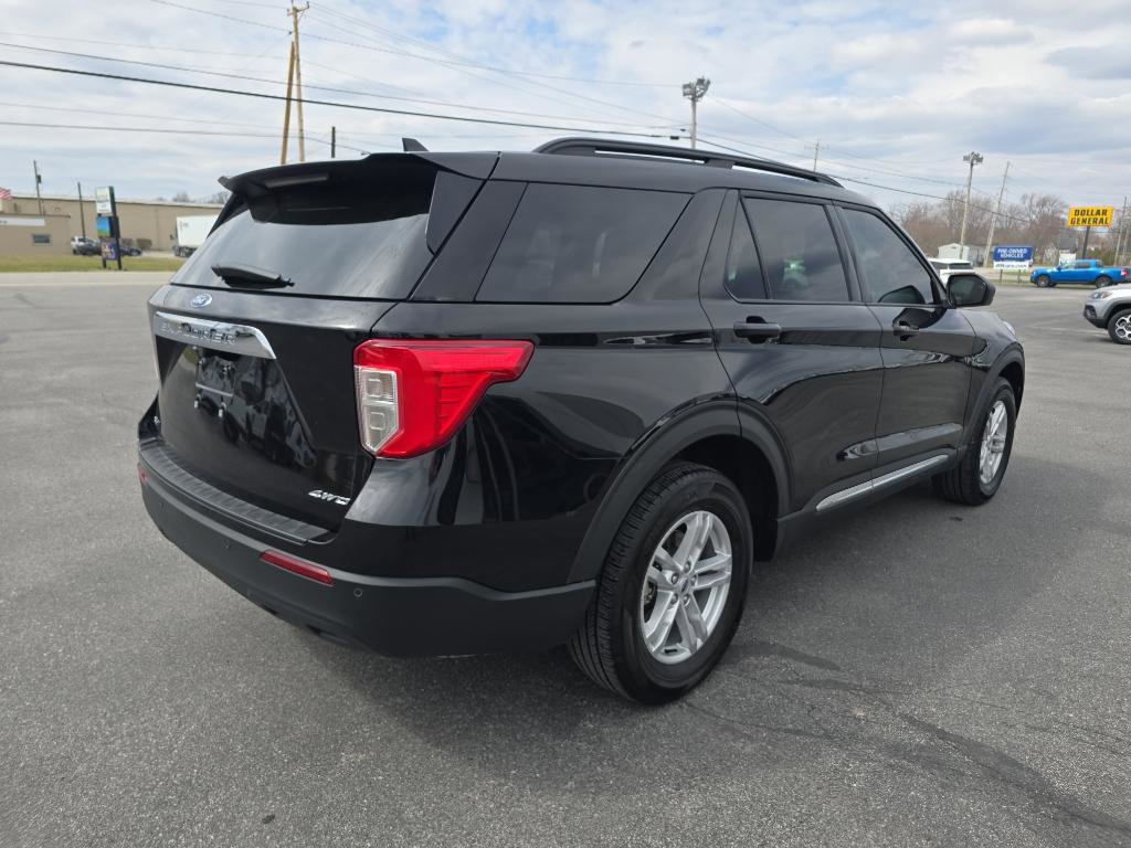 Used 2024 Ford Explorer XLT image 6
