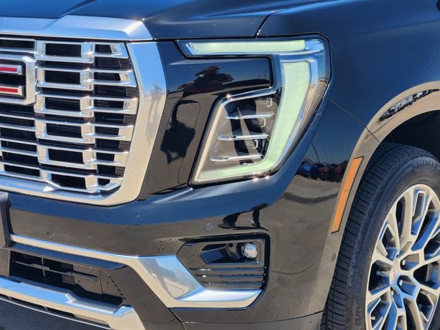 New 2026 GMC Yukon Denali w/ Denali Reserve Package AWD/4WD image 8