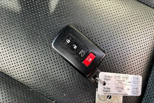 Used 2018 Toyota Highlander Limited Platinum AWD/4WD image 37