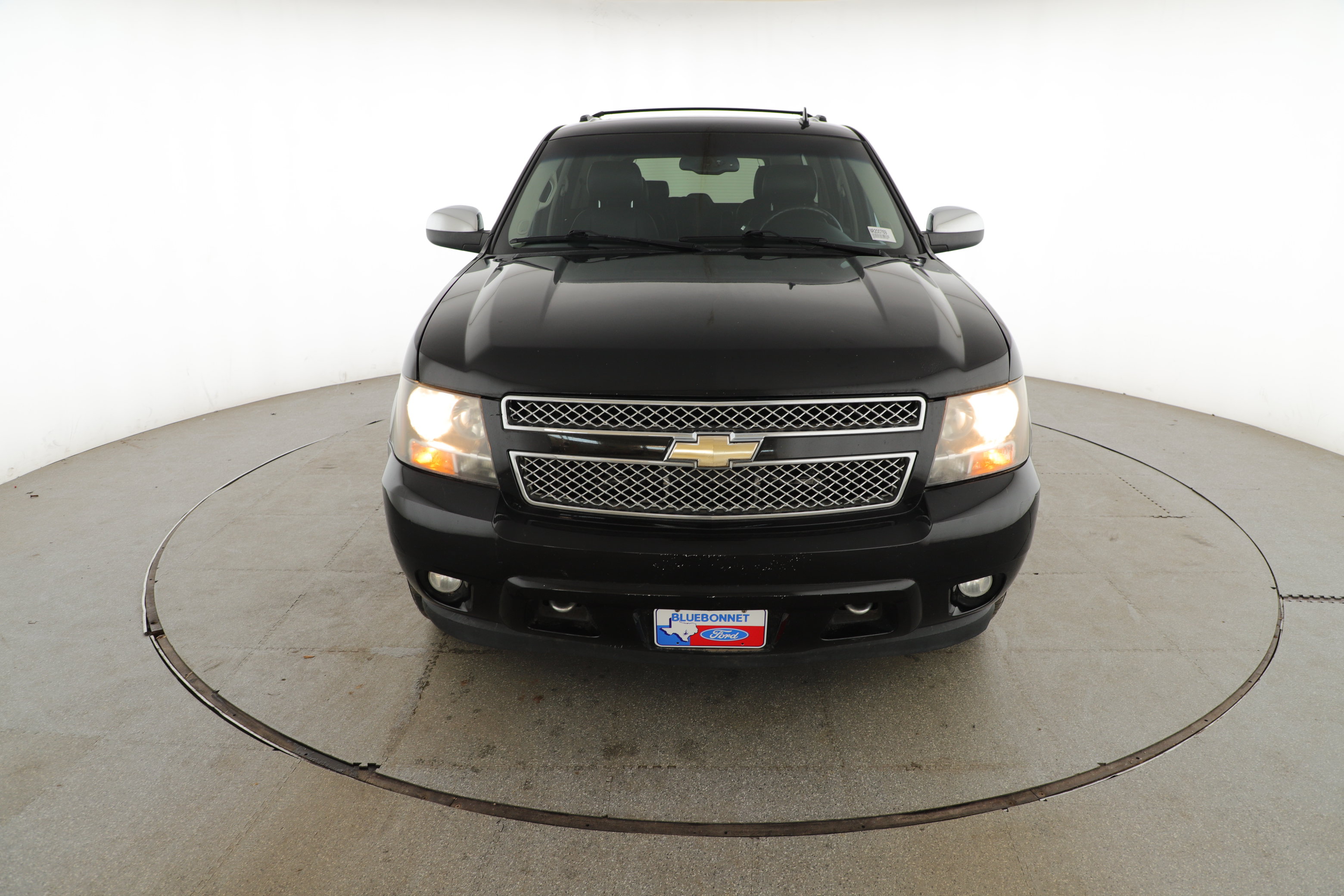Used 2011 Chevrolet Suburban LTZ AWD/4WD image 2