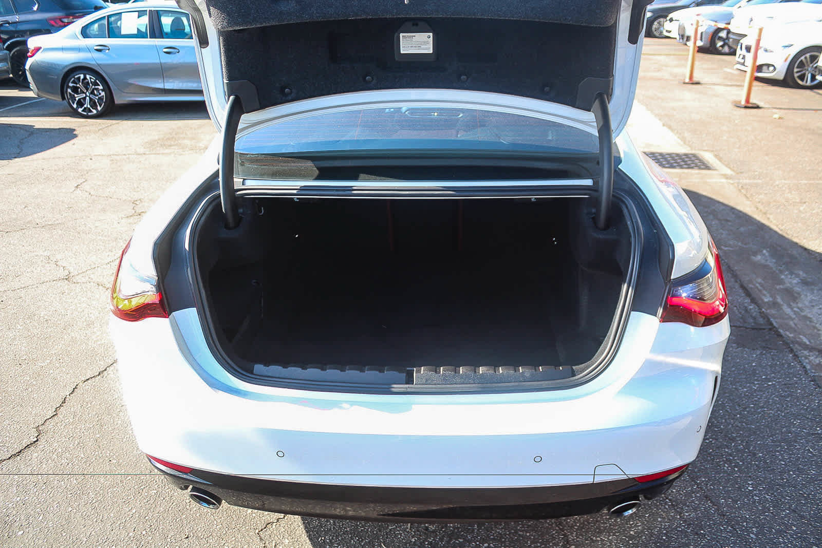 Used 2024 BMW 430i Coupe w/ Convenience Package RWD image 25