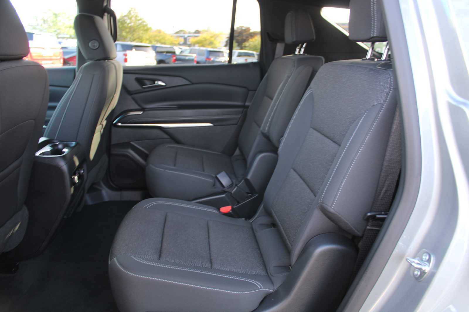 Certified 2025 Chevrolet Traverse LT FWD image 10