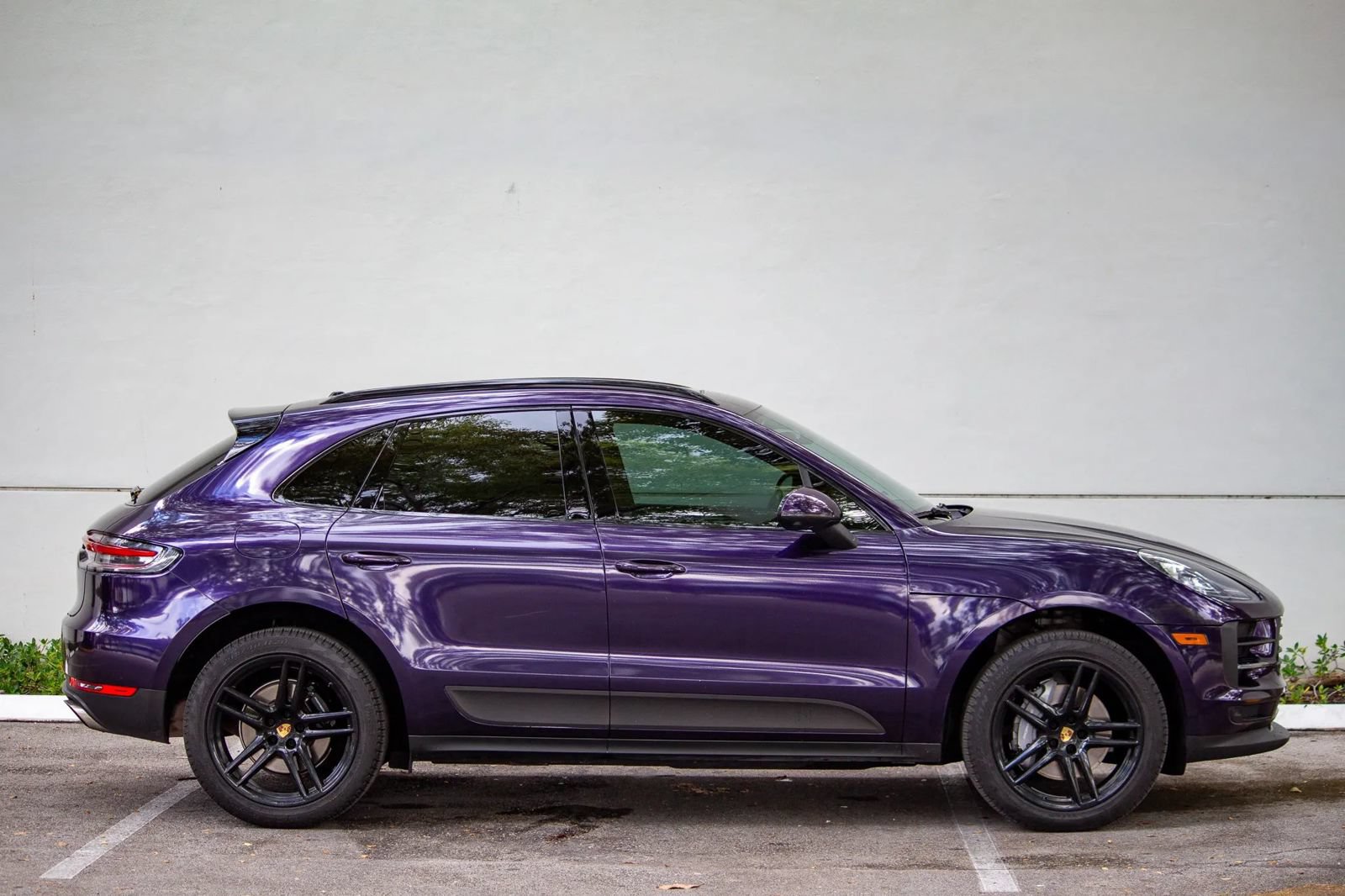 Used 2021 Porsche Macan w/ Premium Package Plus AWD/4WD image 16