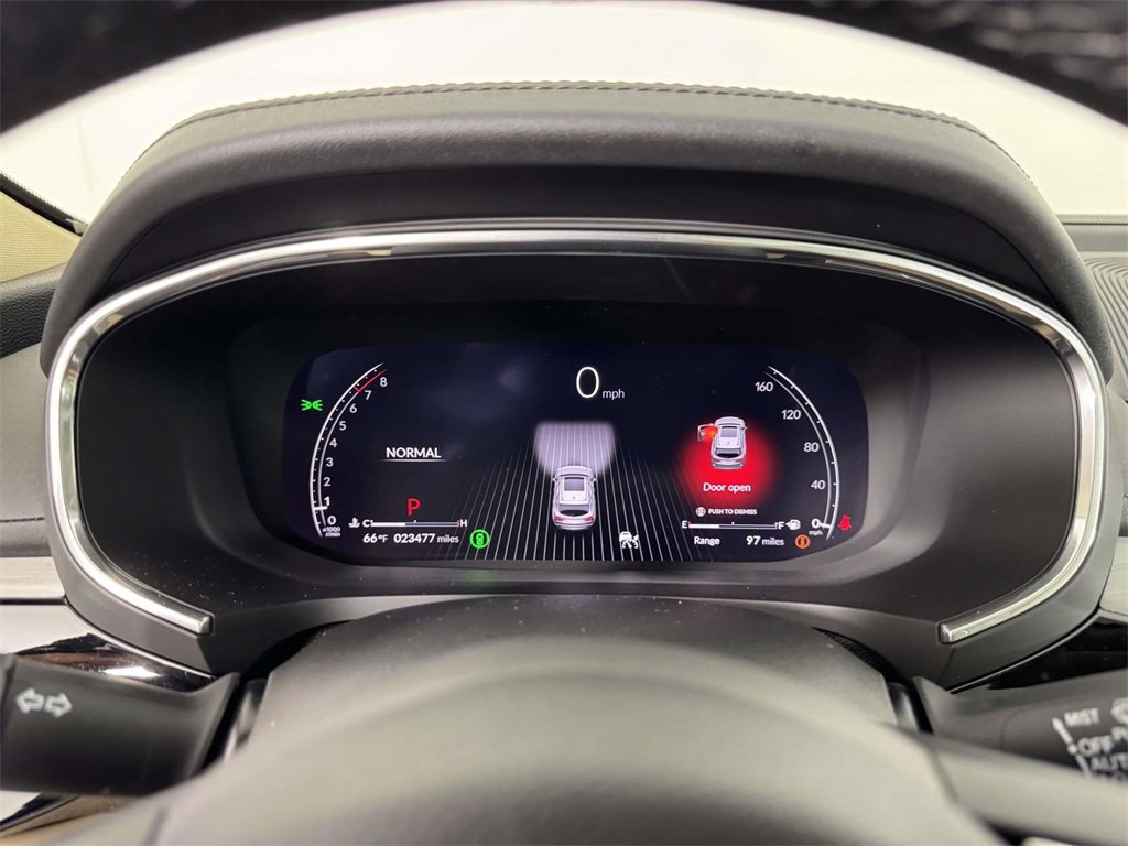 Used 2024 Acura MDX SH-AWD w/ Technology Package image 3