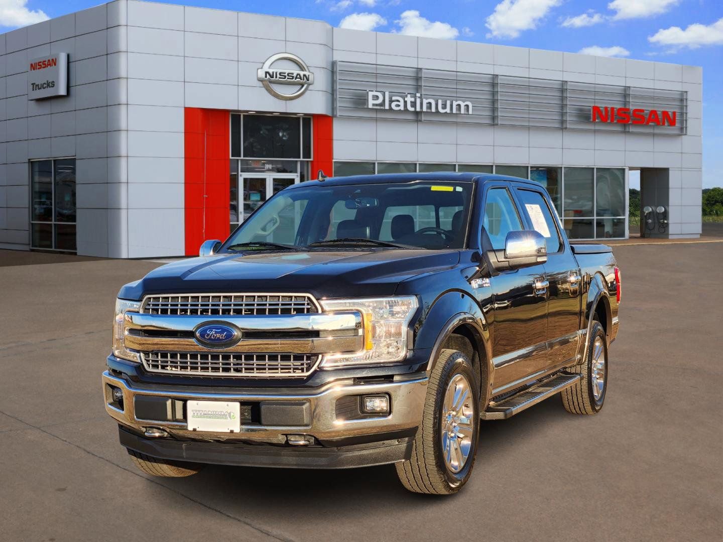 Used 2020 Ford F150 Lariat image 2