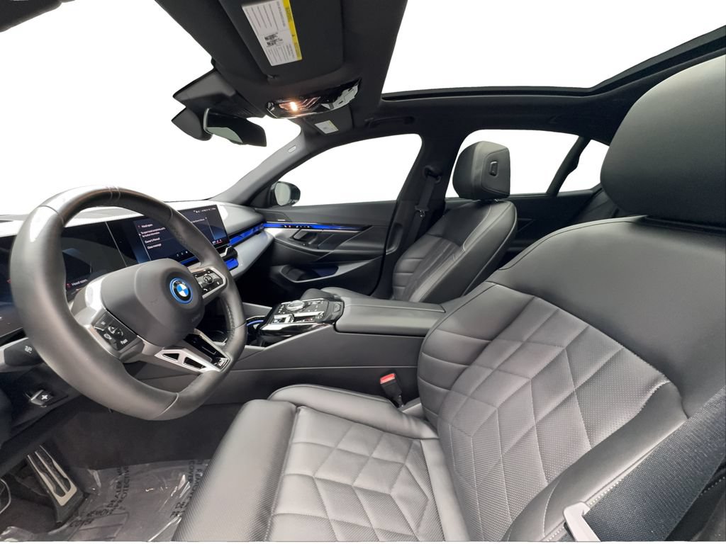 Used 2024 BMW i5 eDrive40i w/ Executive Package RWD image 19