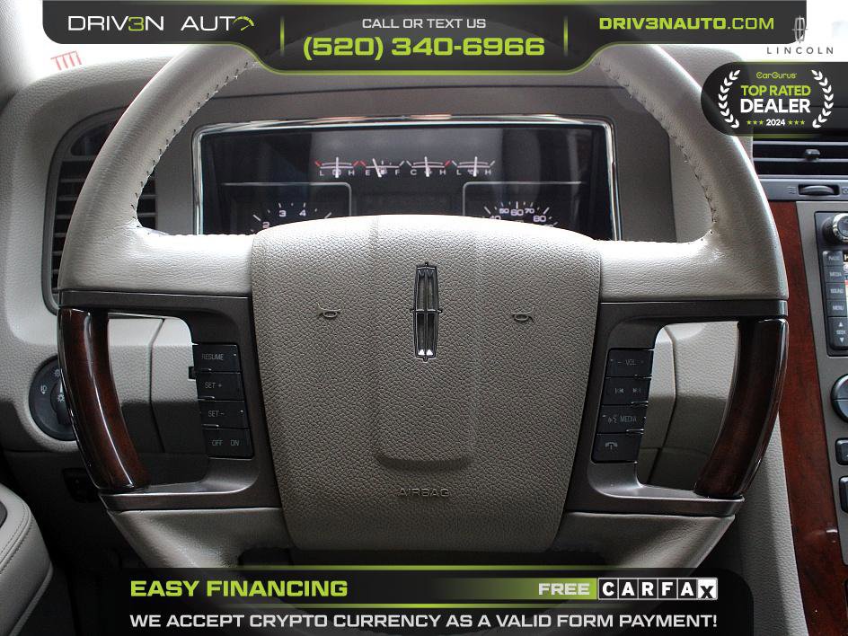 Used 2011 Lincoln Navigator image 9