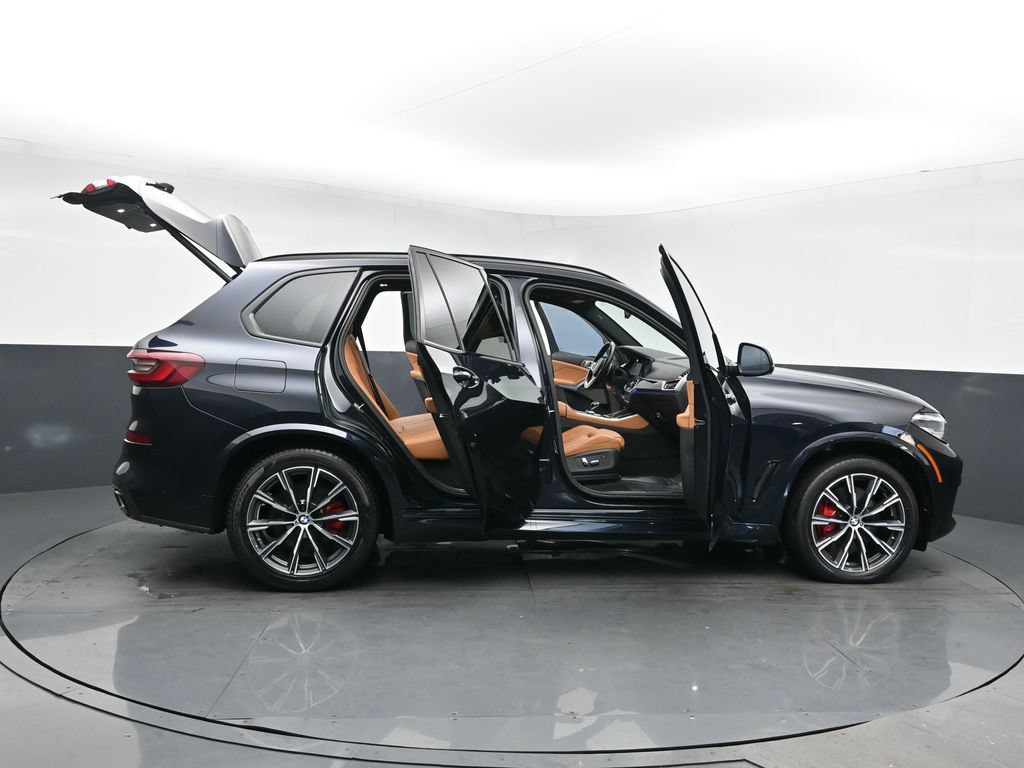 Used 2023 BMW X5 xDrive40i w/ M Sport Package AWD/4WD image 26