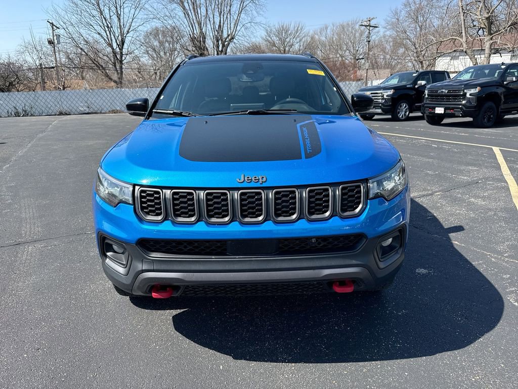 Used 2025 Jeep Compass Trailhawk image 24