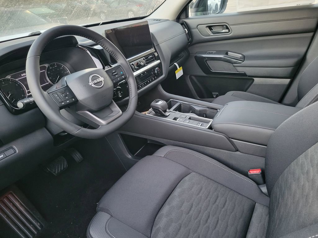 New 2026 Nissan Pathfinder SV image 7