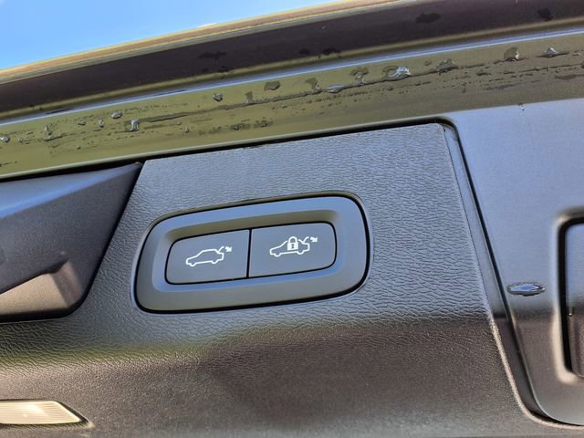 Used 2026 Volvo XC60 B5 Plus w/ Protection Package Premier image 11