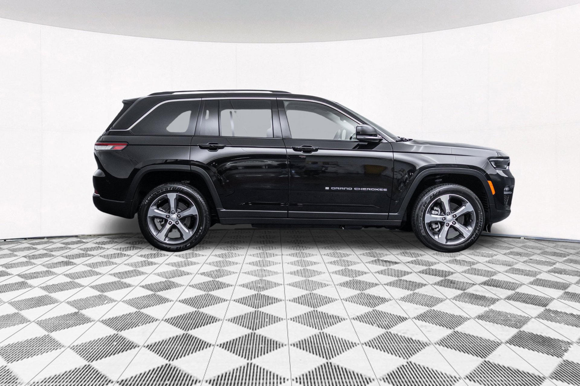 Used 2022 Jeep Grand Cherokee Limited 4xe AWD/4WD image 12