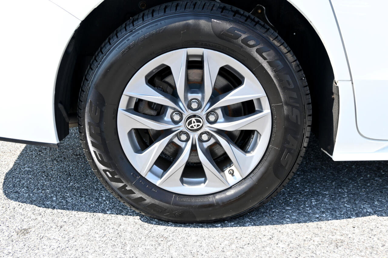 Used 2021 Toyota Sienna LE image 15