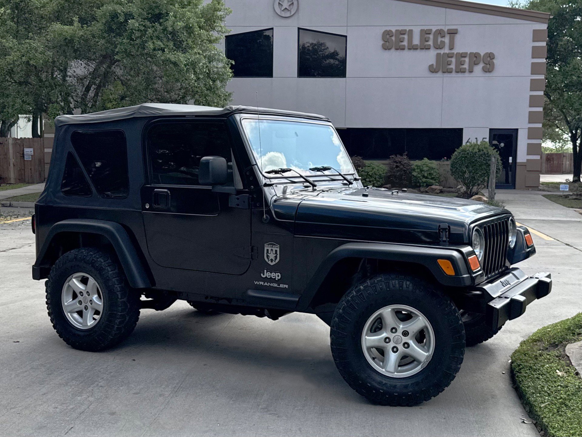 Used 2006 Jeep Wrangler X w/ Tire & Wheel Group (Ecco) AWD/4WD image 1