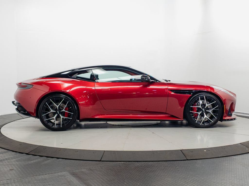 Used 2024 Aston Martin DB12 Coupe RWD image 32