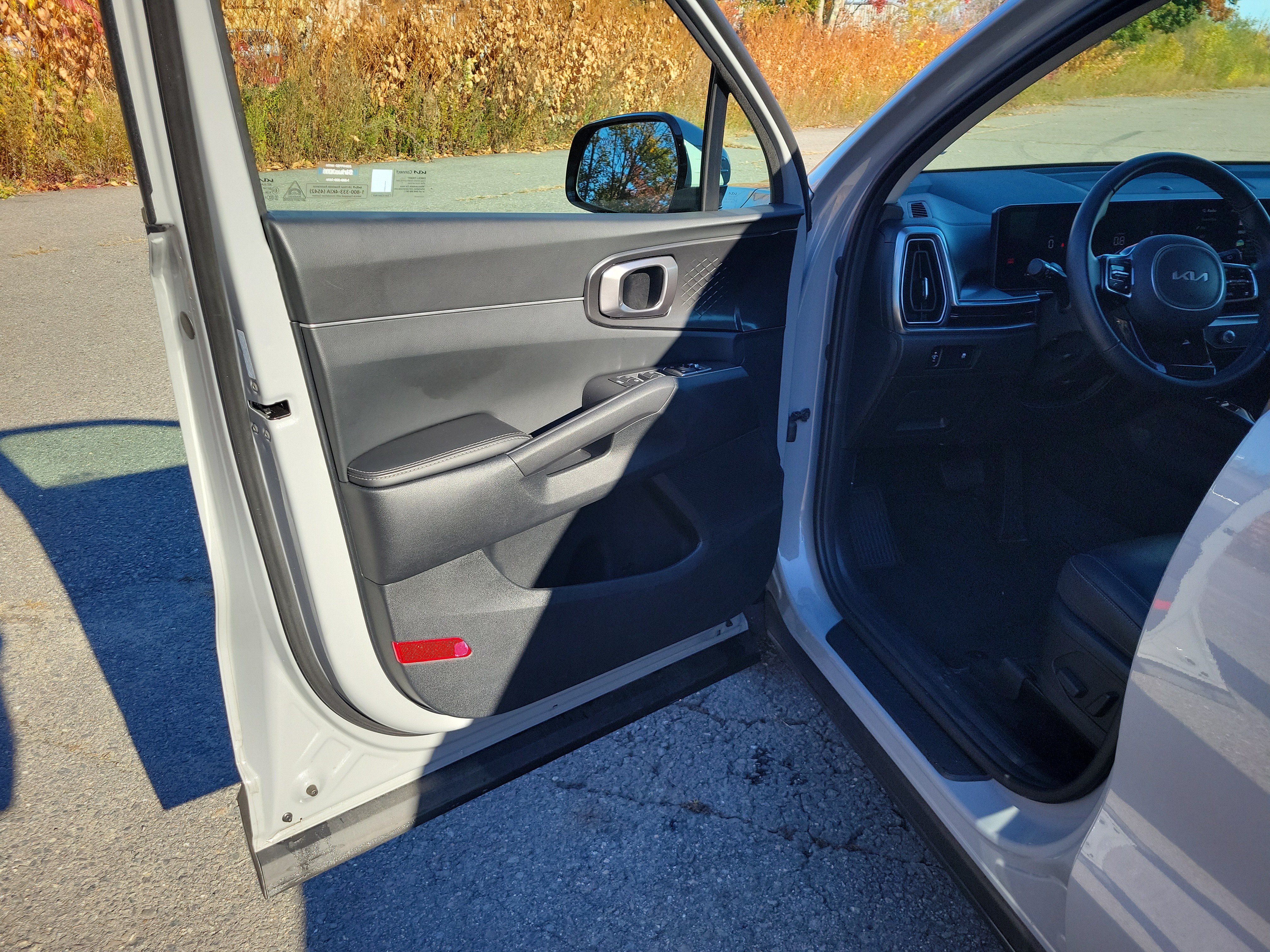 Used 2025 Kia Sorento S AWD/4WD image 15