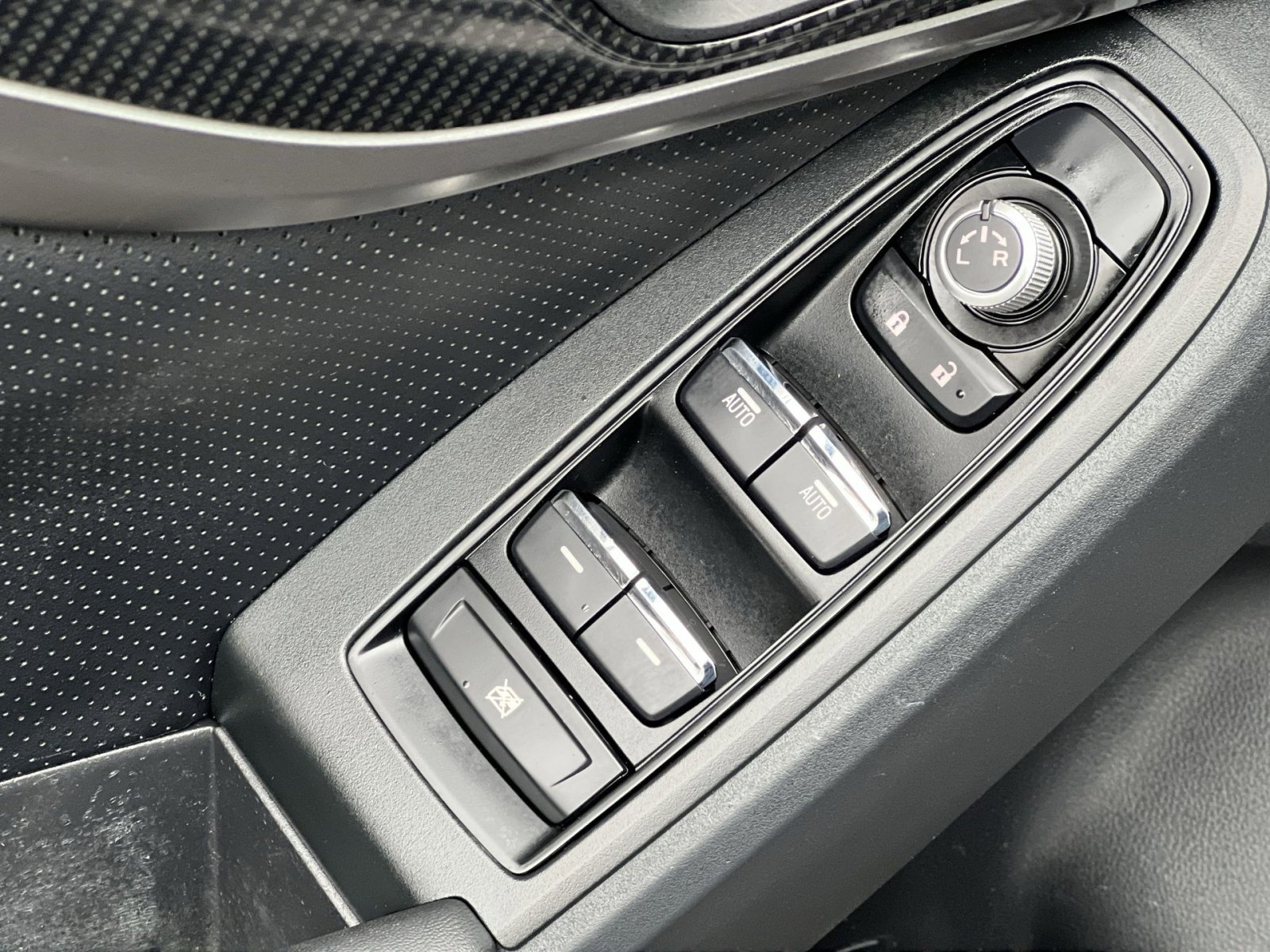 Used 2018 Subaru Impreza 2.0i Limited image 13