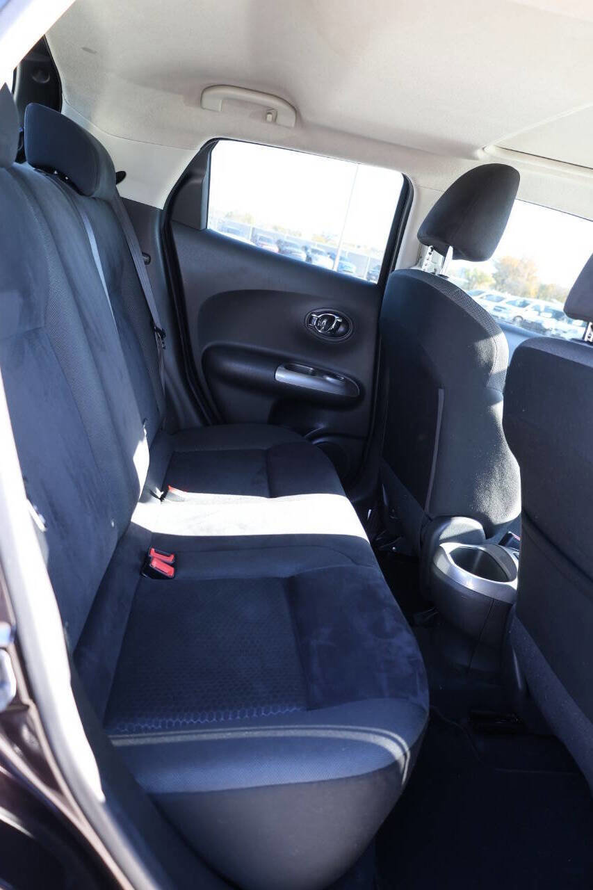 Used 2017 Nissan Juke SV image 16