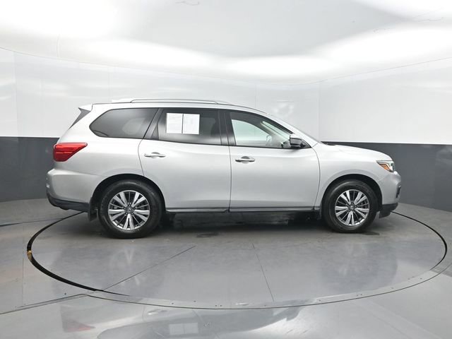 Used 2020 Nissan Pathfinder S image 32