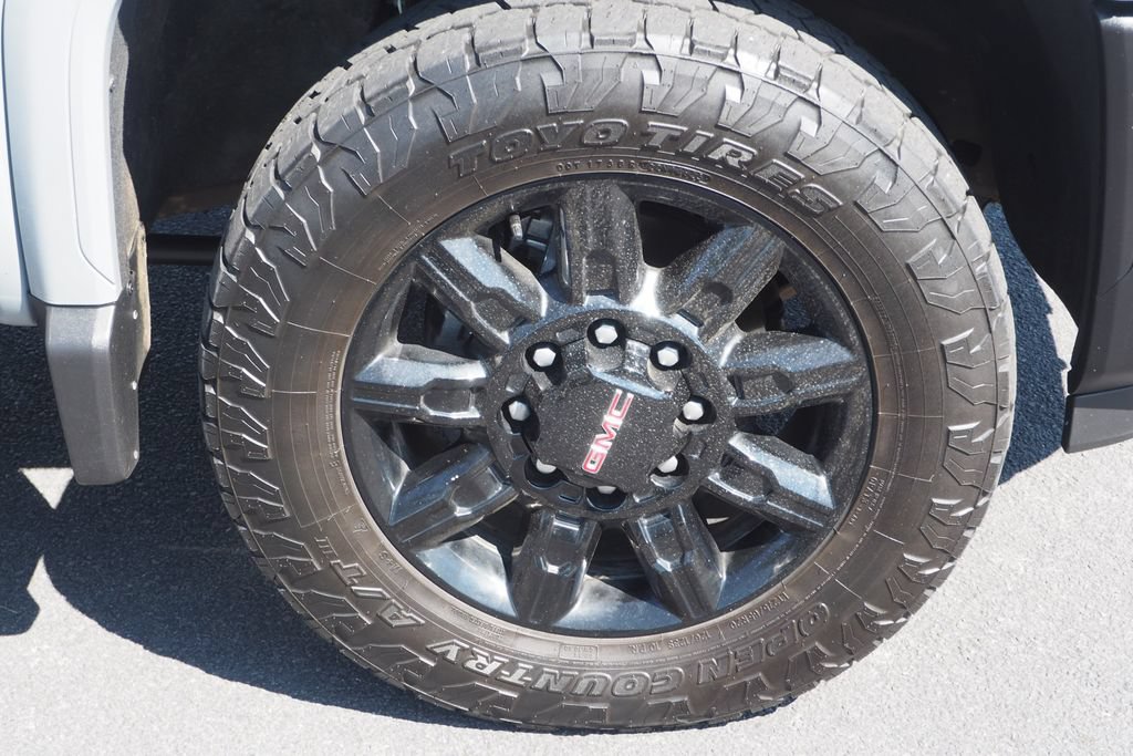 Used 2024 GMC Sierra 2500 AT4 w/ AT4 Premium Plus Package AWD/4WD image 9