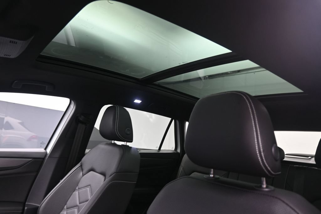 New 2026 Volkswagen Atlas Cross Sport SE FWD image 18