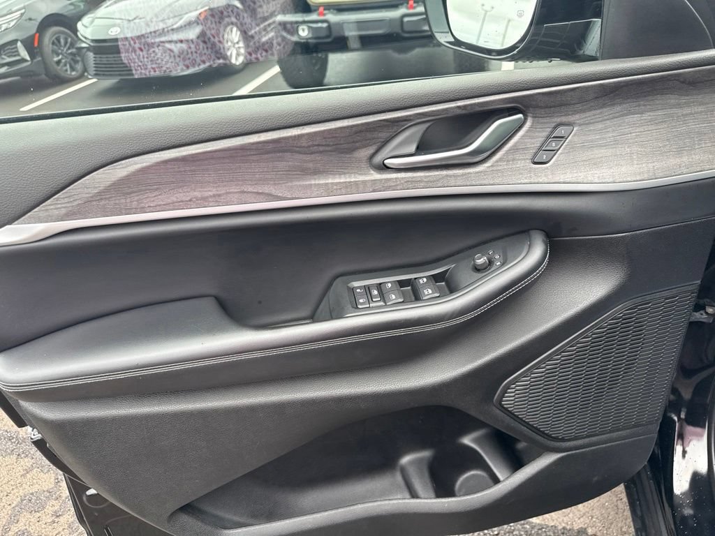 Used 2023 Jeep Grand Cherokee Limited AWD/4WD image 17