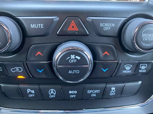 Used 2018 Jeep Grand Cherokee Limited AWD/4WD image 11