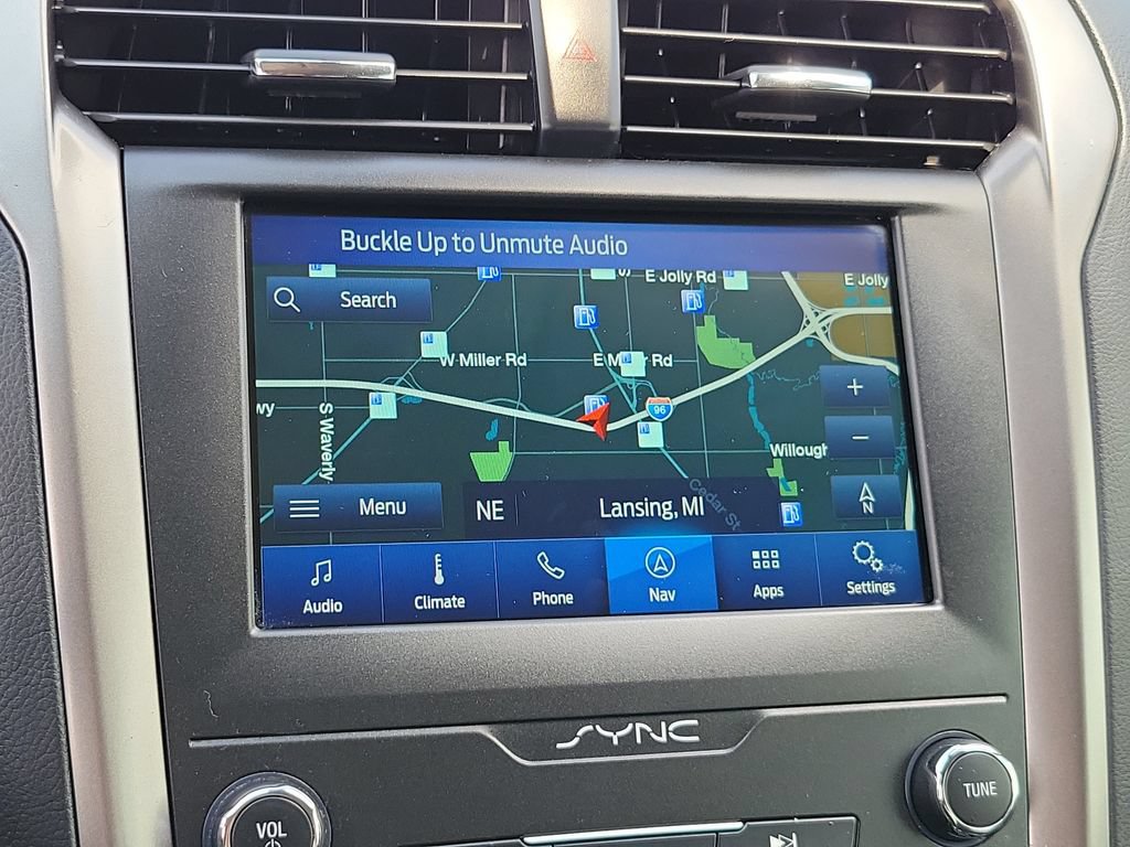 Used 2020 Ford Fusion SE AWD/4WD image 26