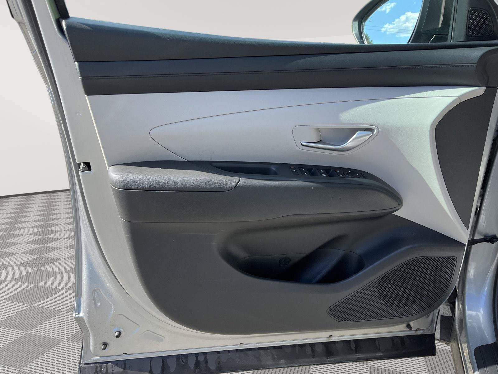 Used 2025 Hyundai Tucson SE AWD/4WD image 18