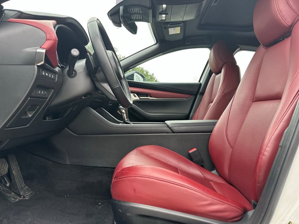 Used 2024 MAZDA MAZDA3 Hatchback w/Premium Plus Pkg image 13