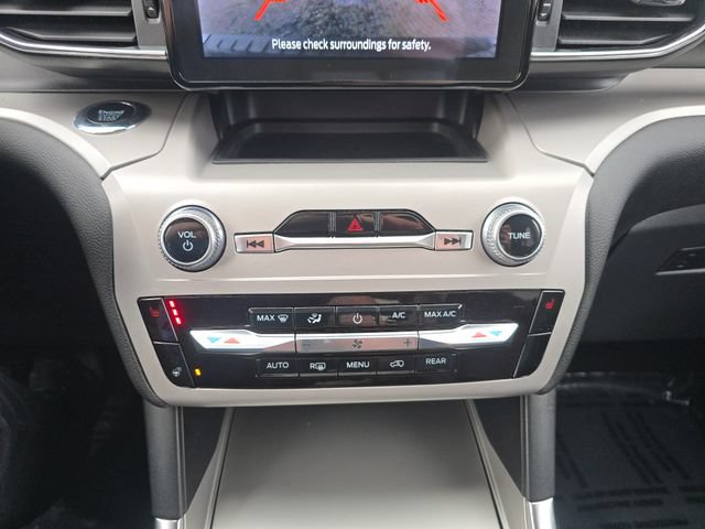Certified 2023 Ford Explorer XLT w/ Equipment Group 202A AWD/4WD image 19