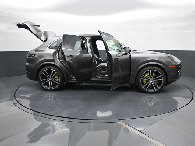 New 2026 Porsche Cayenne S image 36