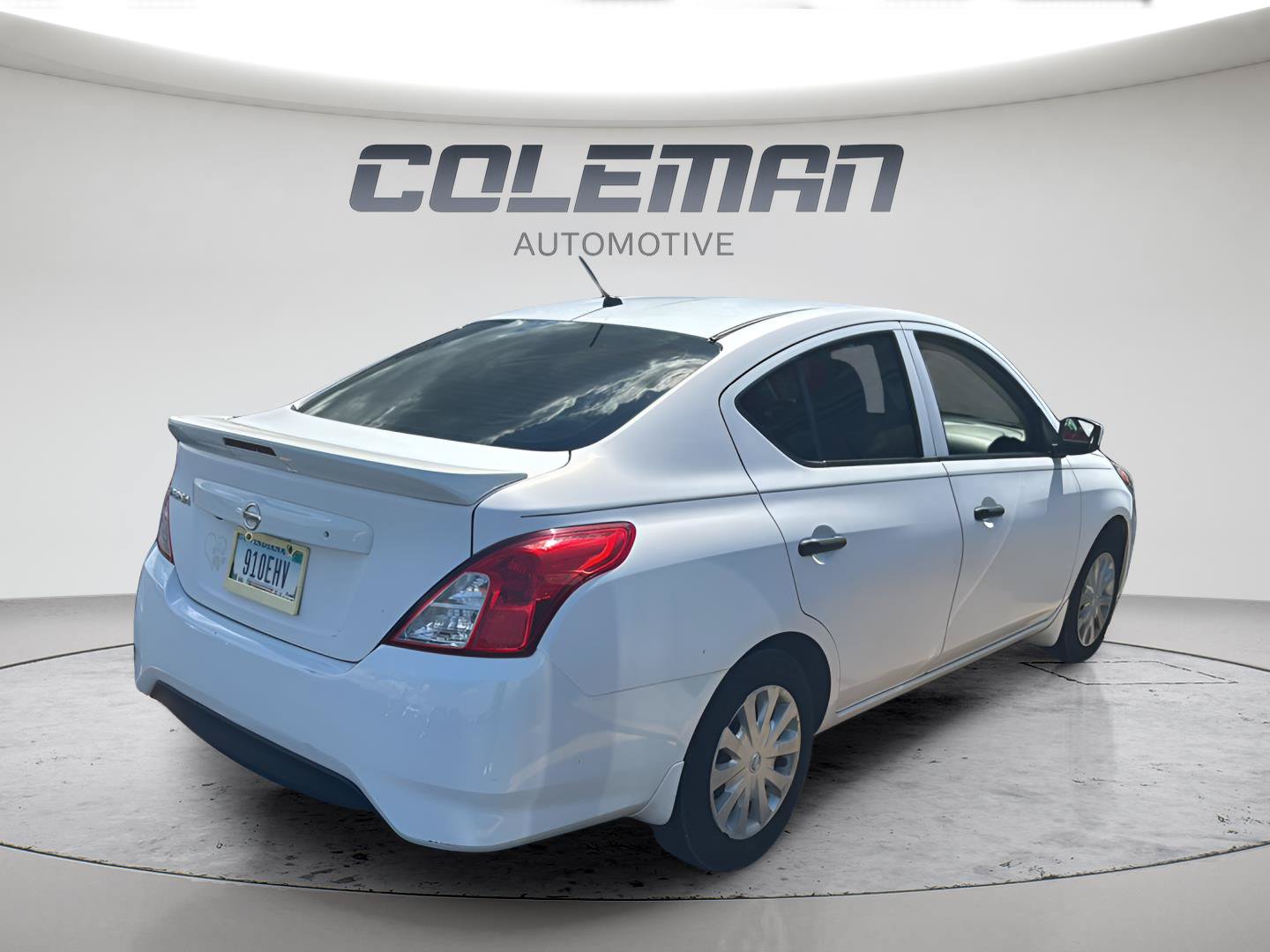 Used 2018 Nissan Versa S Plus FWD image 4