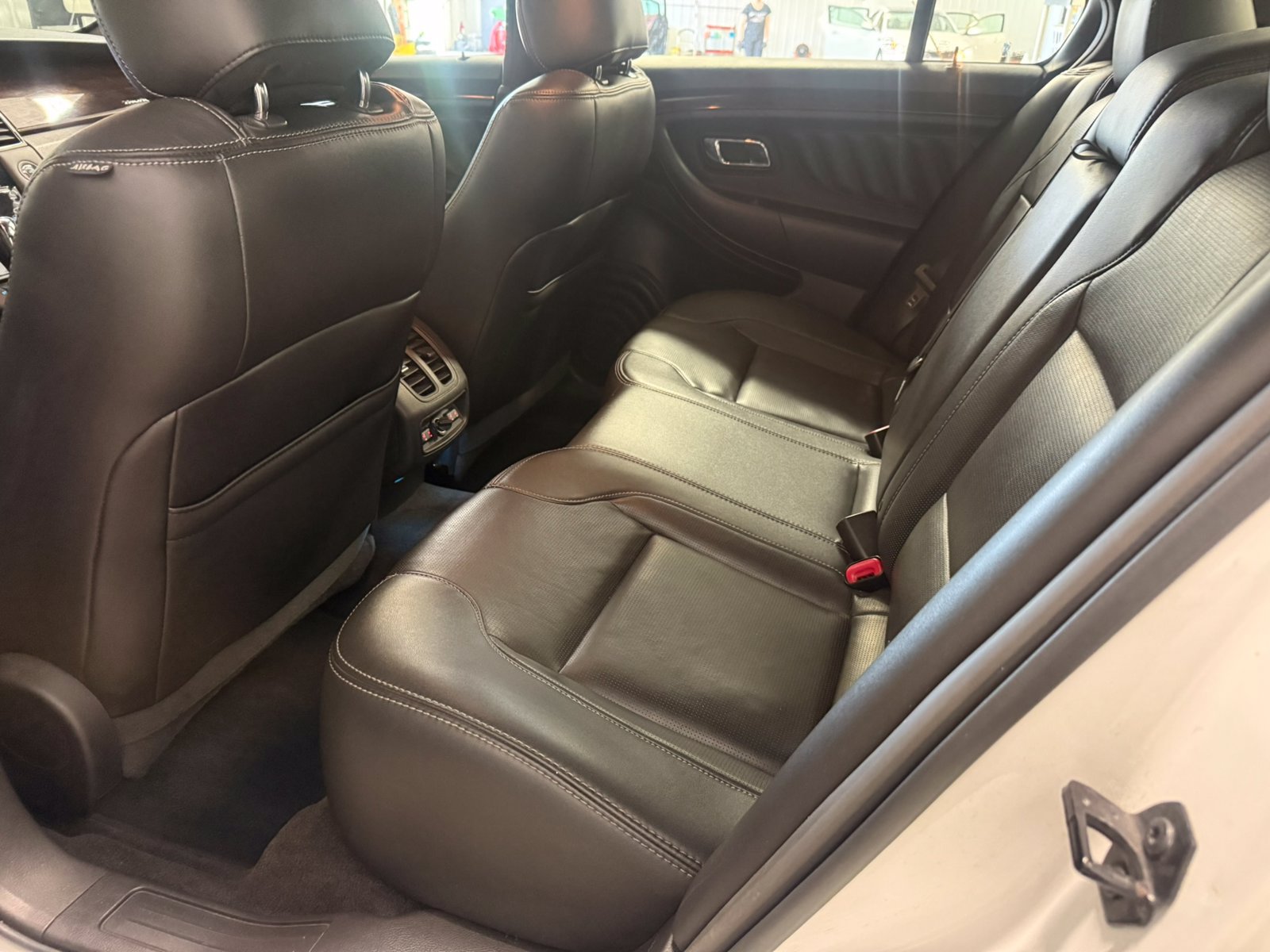 Used 2013 Ford Taurus Limited FWD image 24