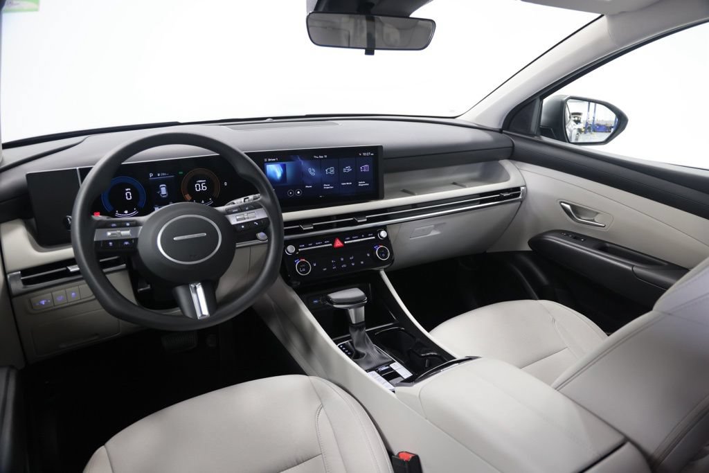 Certified 2025 Hyundai Tucson SEL AWD/4WD image 16