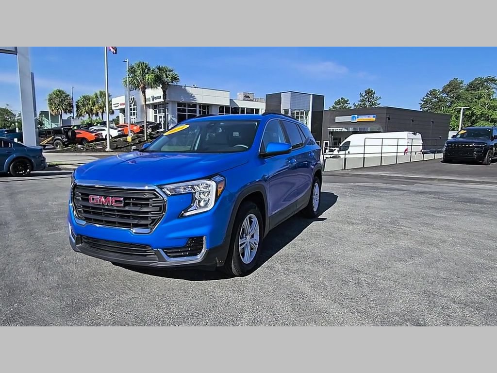 Used 2024 GMC Terrain SLE w/ Driver Convenience Package FWD image 38