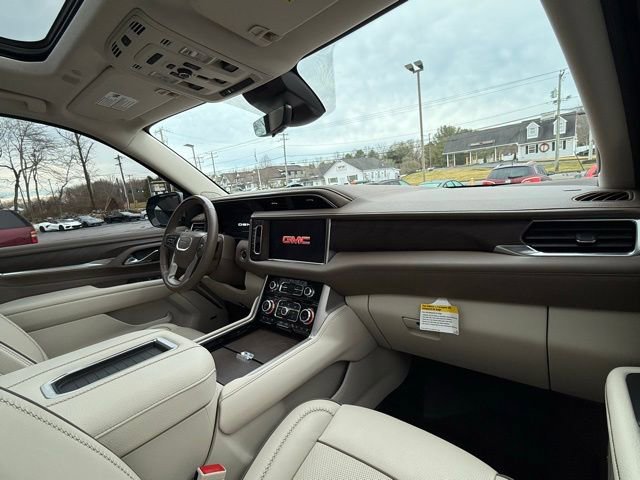 Used 2024 GMC Yukon XL Denali w/ Advanced Technology Package image 35