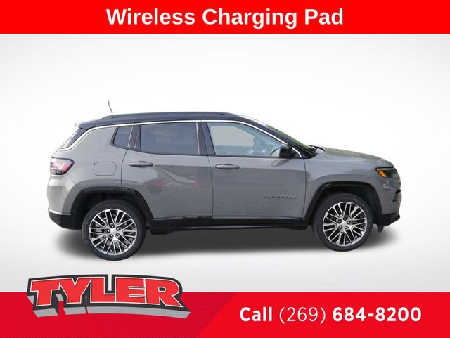 Certified 2022 Jeep Compass Limited w/ Elite Group AWD/4WD image 9