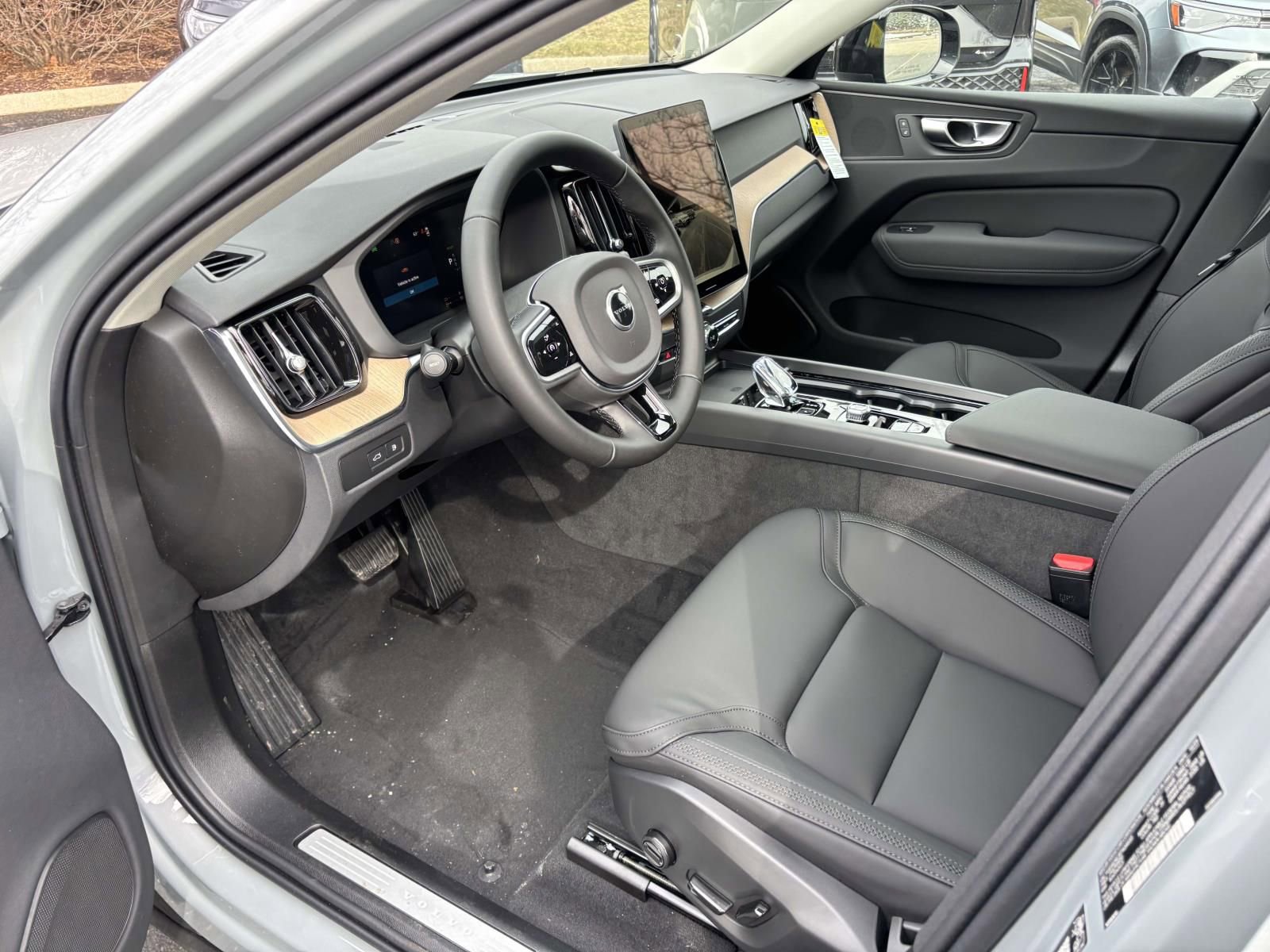 New 2026 Volvo XC60 T8 Plus w/ Protection Package Premier image 23