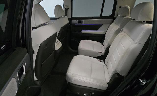 Used 2024 Hyundai Santa Fe Calligraphy image 10