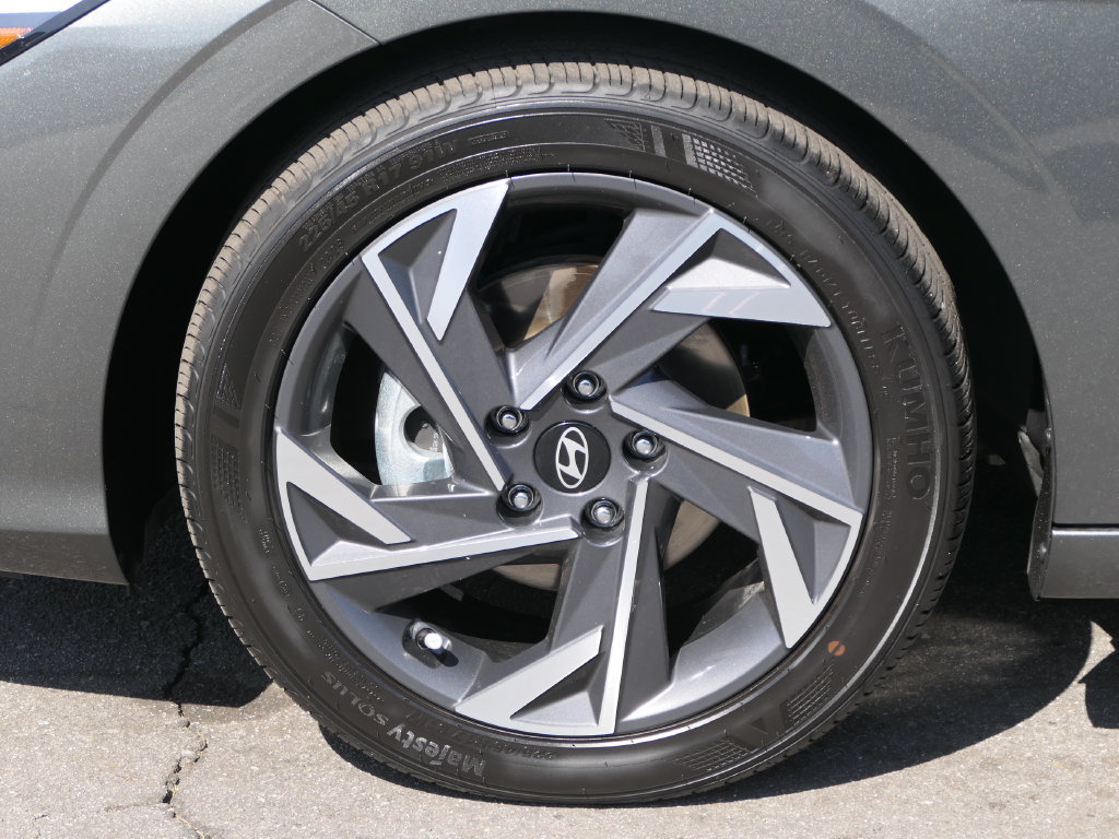 Used 2025 Hyundai Elantra Sport FWD image 8