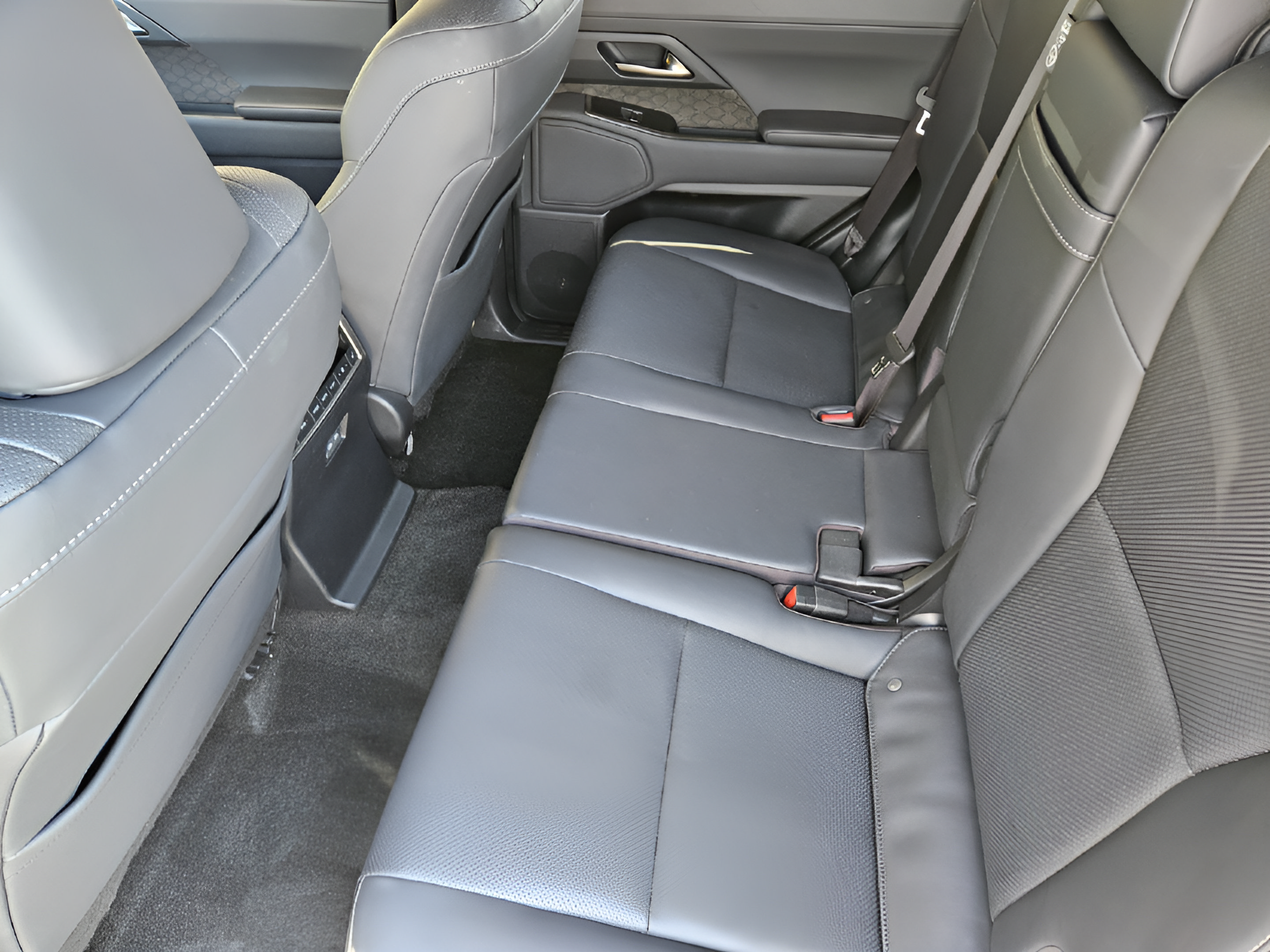 Certified 2024 Lexus GX 550 w/ Accessory Package (Z1) AWD/4WD image 22