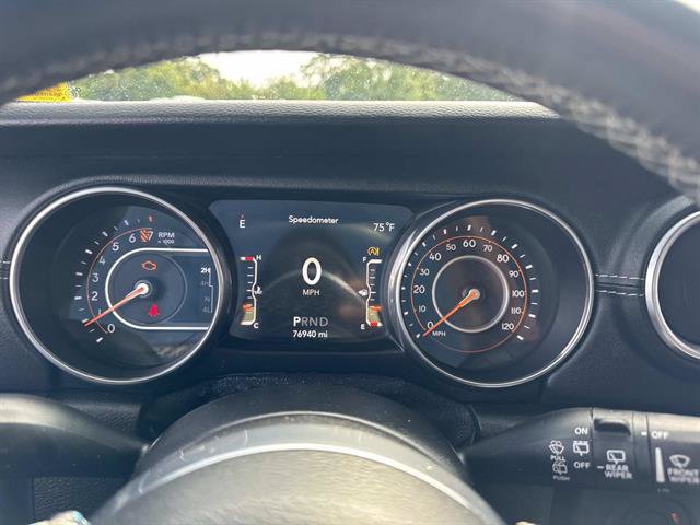 Used 2018 Jeep Wrangler Unlimited Sahara w/ Dual Top Group AWD/4WD image 12