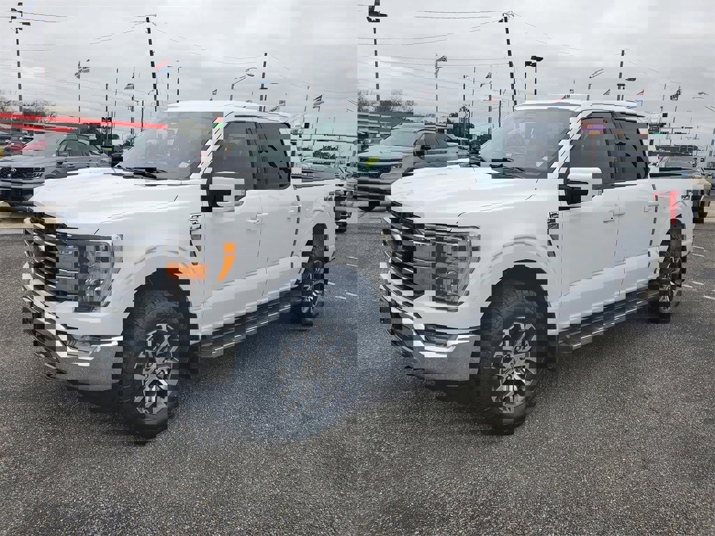 Used 2021 Ford F150 Lariat w/ Equipment Group 501A Mid image 2